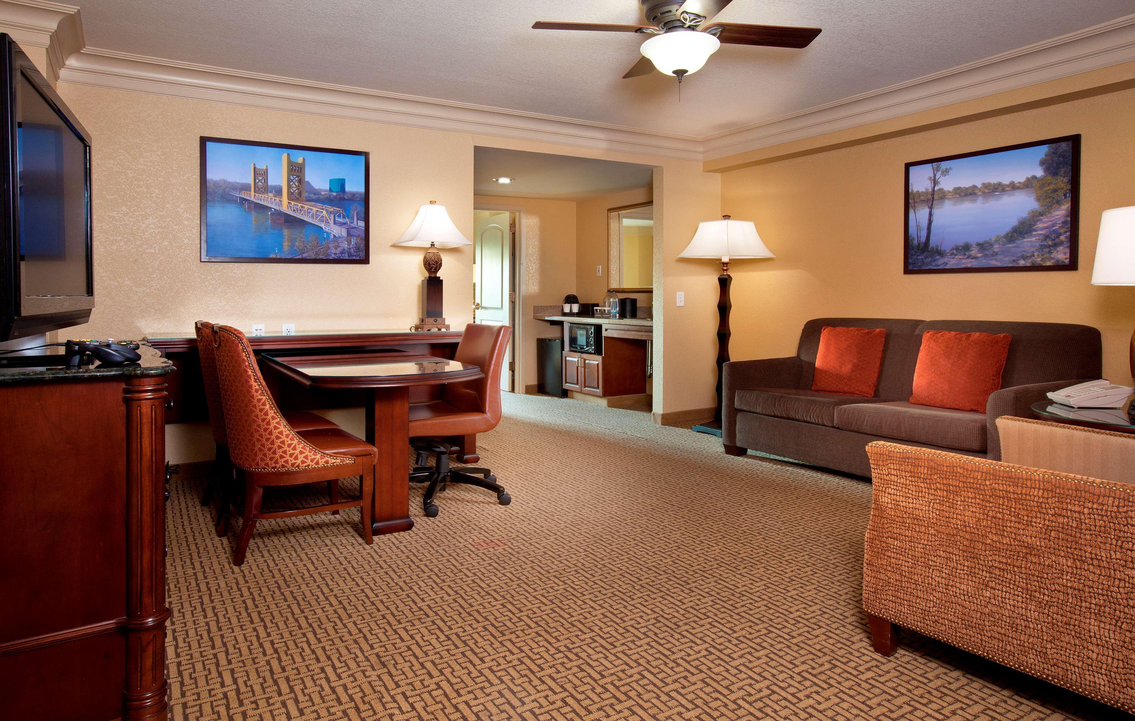Embassy Suites By Hilton Sacramento Riverfront Promenade Ruang foto