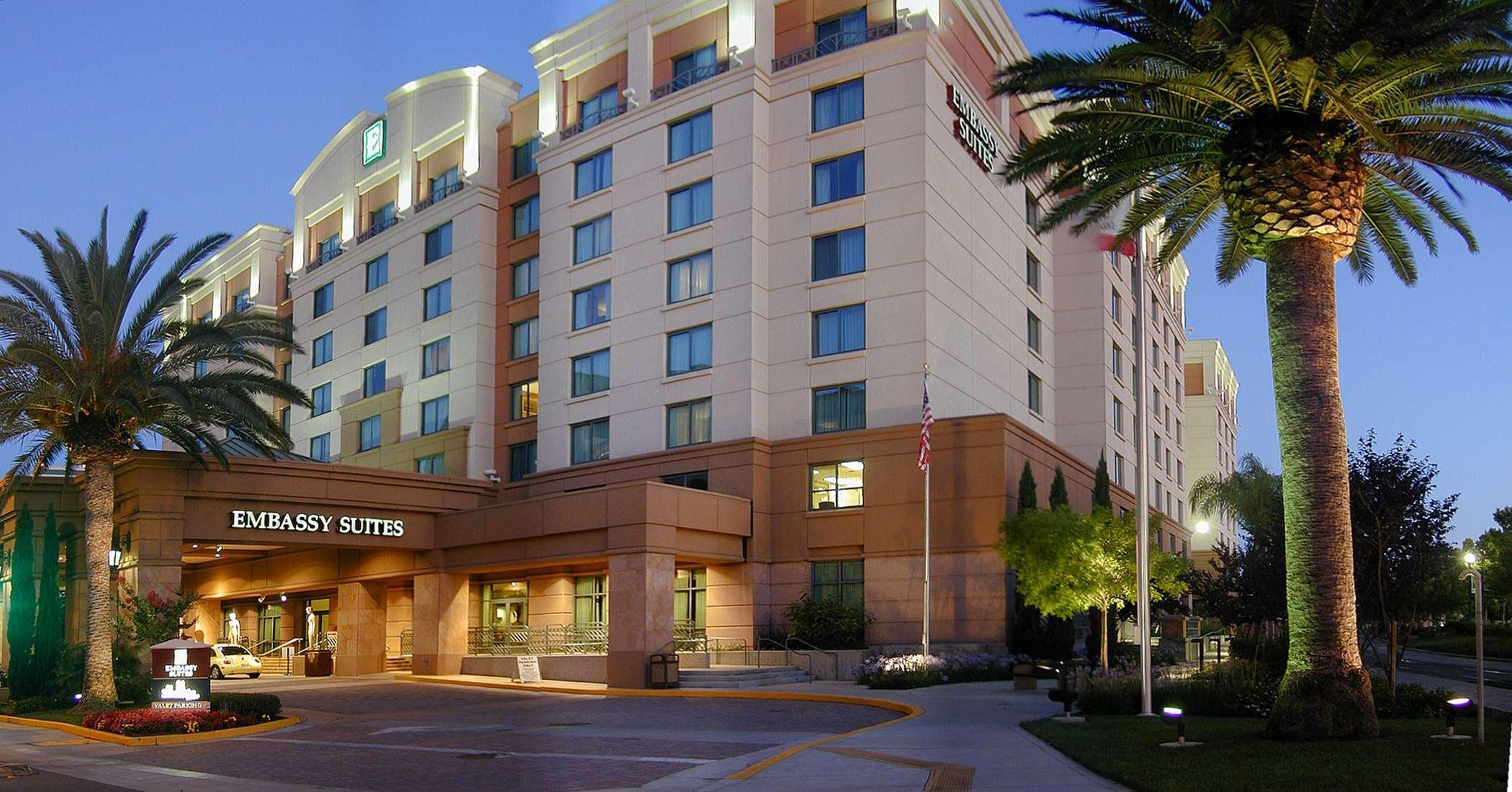 Embassy Suites By Hilton Sacramento Riverfront Promenade Bagian luar foto