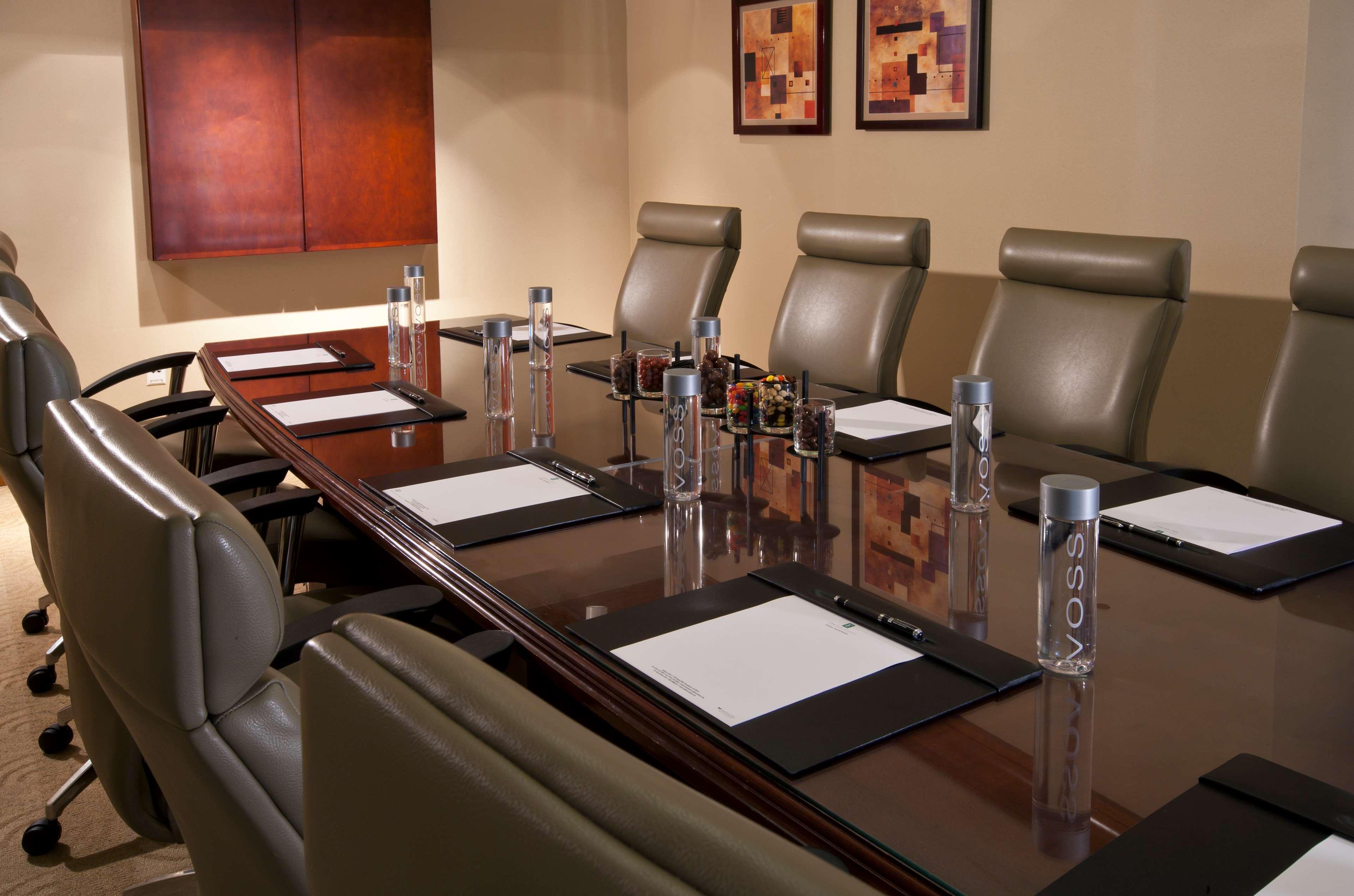 Embassy Suites By Hilton Sacramento Riverfront Promenade Bisnis foto